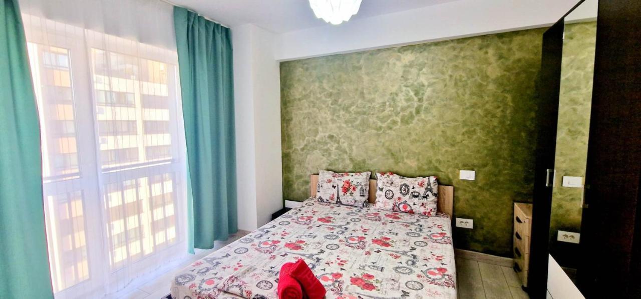 Big & Cosy Apartment With 3 Double Beds & 2 Bathrooms Iasi Eksteriør bilde