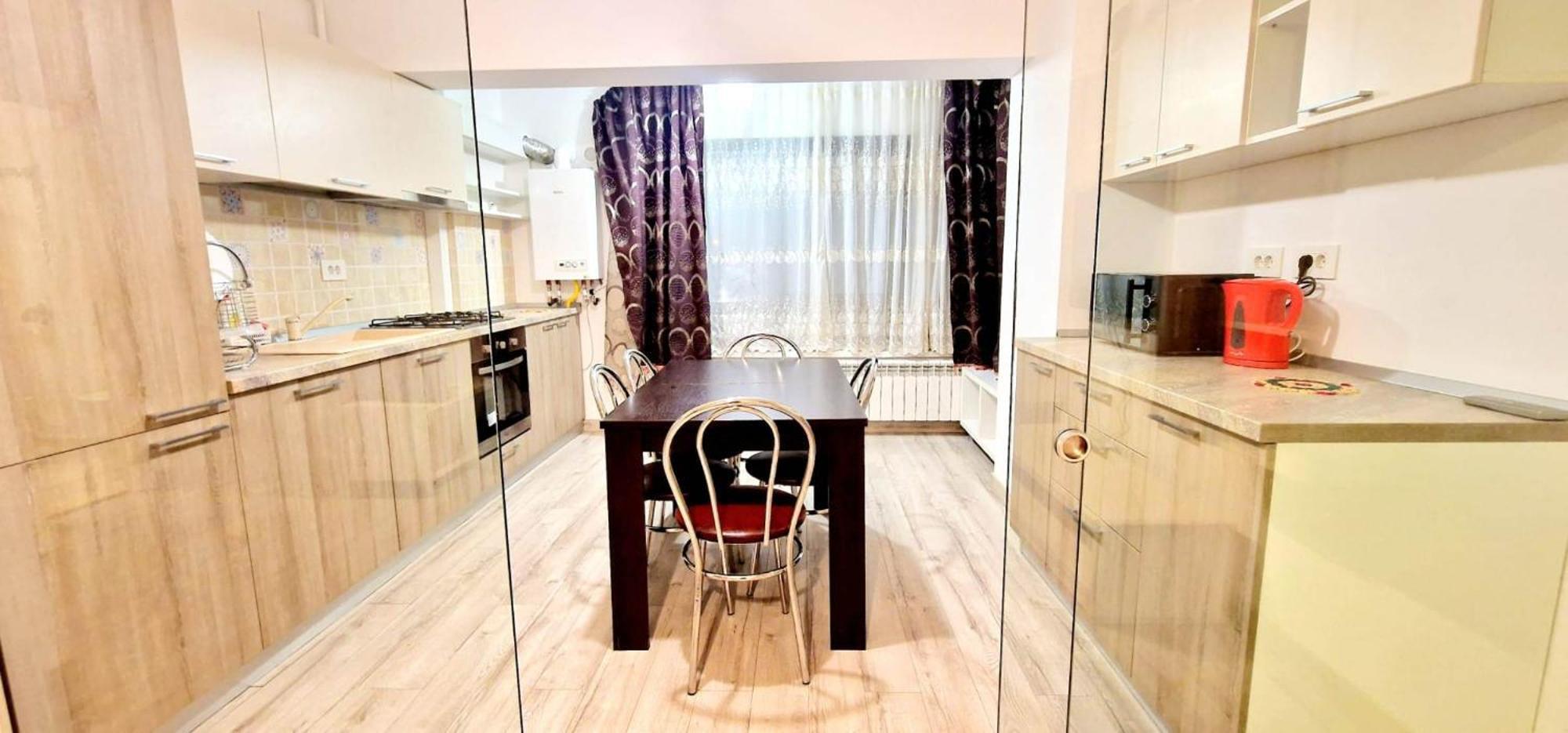 Big & Cosy Apartment With 3 Double Beds & 2 Bathrooms Iasi Eksteriør bilde